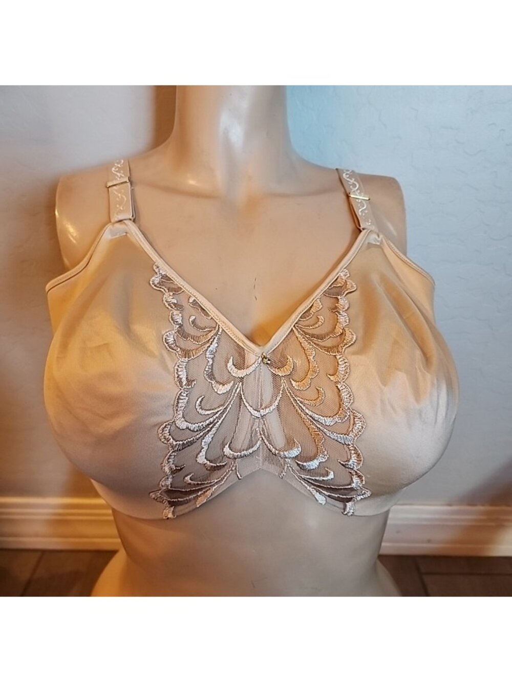 Lilyette Bra 42DD Nude Underwire Unlined 0481